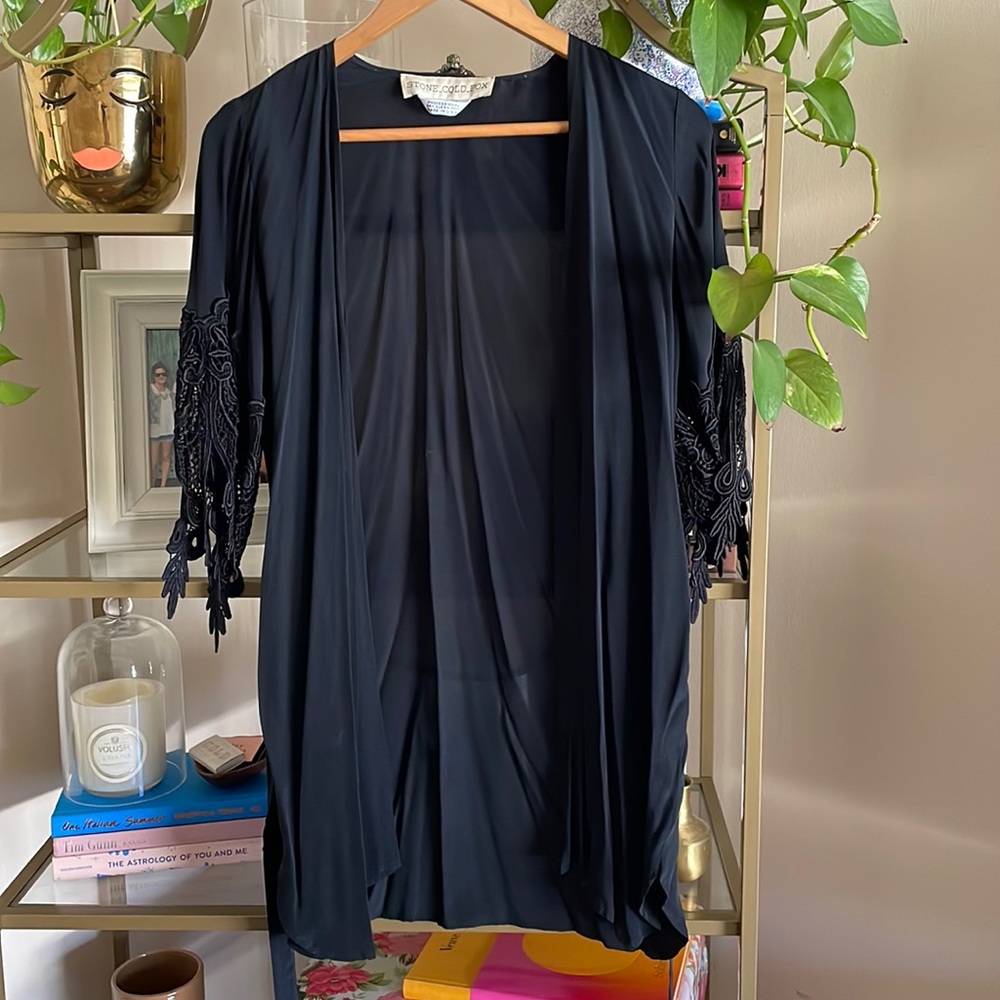 Stone Cold Fox Robe - Picture 2 of 4